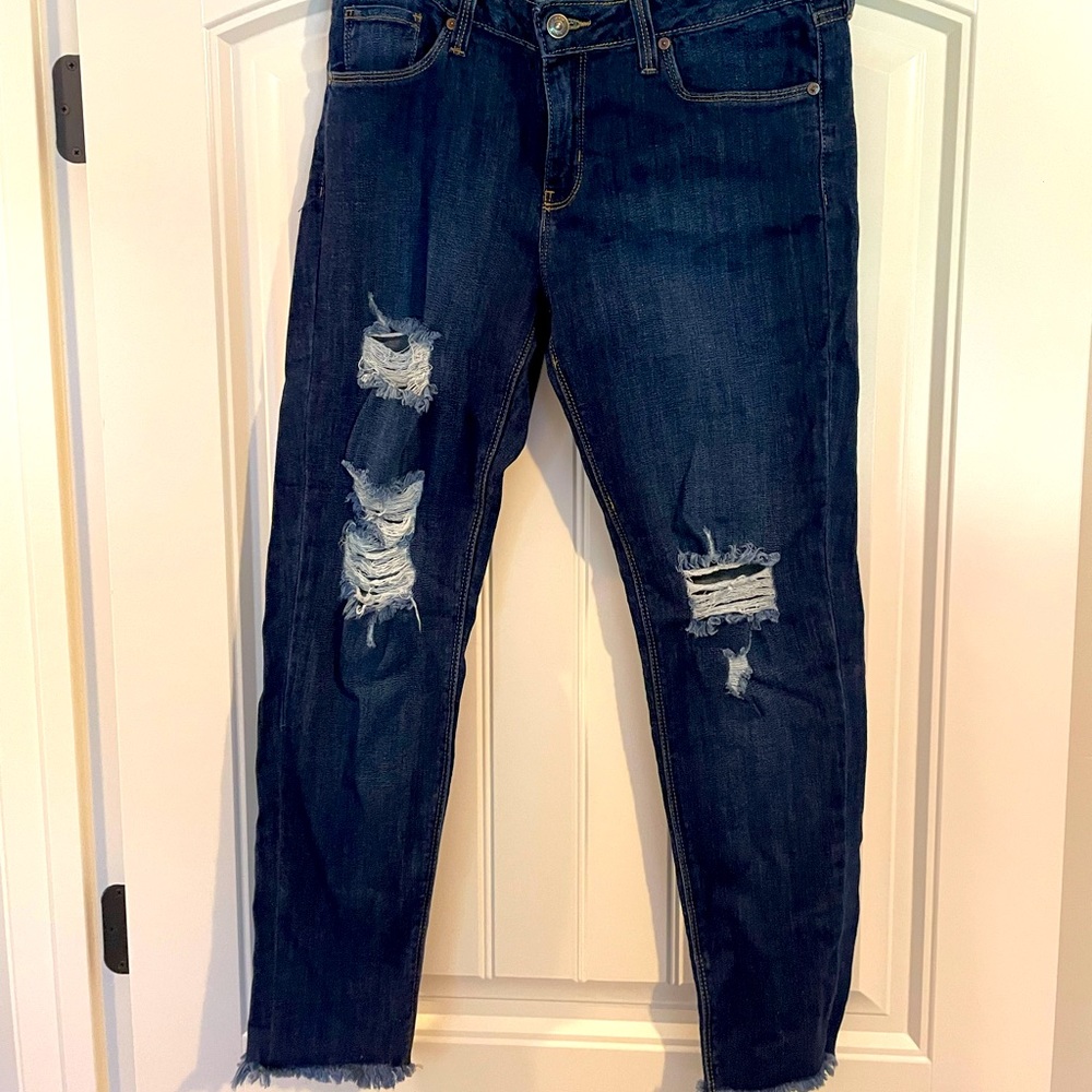Just Black size 31 cropped distressed jeans EUC